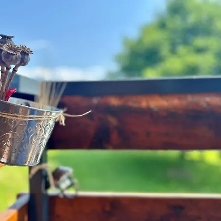 Apartment Two Angels *